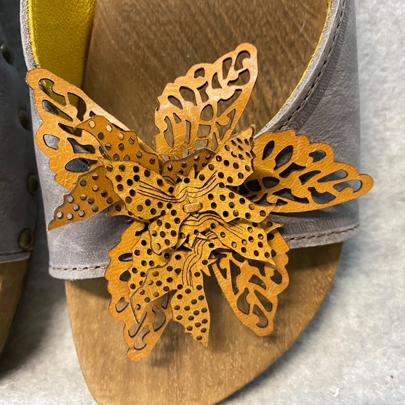 Sanita Size 40 Slip On Sandals Laser Cut Leather Flower Detail So Pretty! - Picture 2 of 12